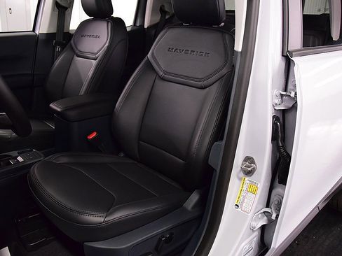 New 2025 Ford Maverick Lariat w/ Black Appearance Package image 29