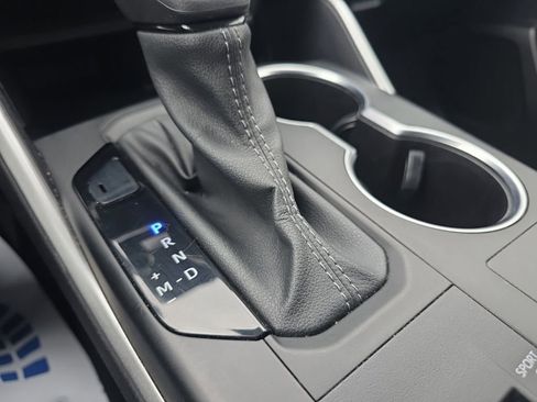 Used 2024 Toyota Highlander LE image 31