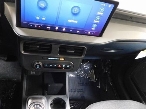 New 2025 Ford Maverick XL w/ Equipment Group 101A image 31