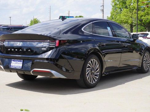 Used 2025 Hyundai Sonata Limited FWD image 3