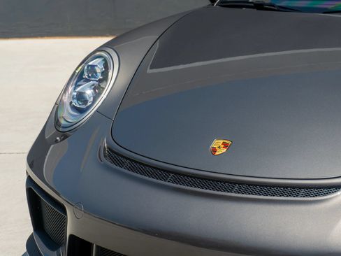 Used 2018 Porsche 911 GT3 RWD image 23