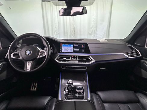 Used 2022 BMW X5 M50i w/ Executive Package image 9