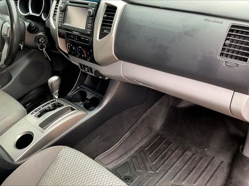 Used 2013 Toyota Tacoma PreRunner image 19