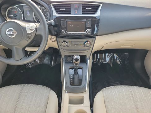 Used 2016 Nissan Sentra SV image 10