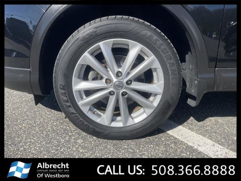 Used 2018 Nissan Rogue Sport SV w/ SV All-Weather Package image 28