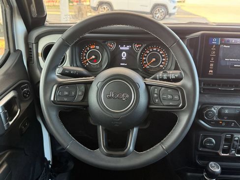 Used 2025 Jeep Wrangler Unlimited Sport AWD/4WD image 28