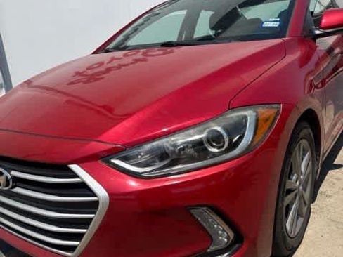 Used 2017 Hyundai Elantra SE w/ SE A/T Tech Package 03 FWD image 2