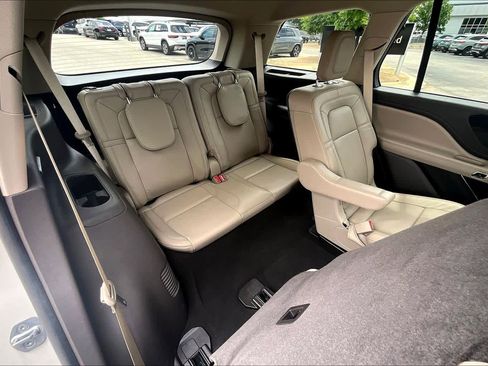 Used 2022 Lincoln Aviator Reserve w/ Elements Package Plus RWD image 36