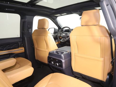 Used 2024 Ford Expedition Max Platinum AWD/4WD image 18
