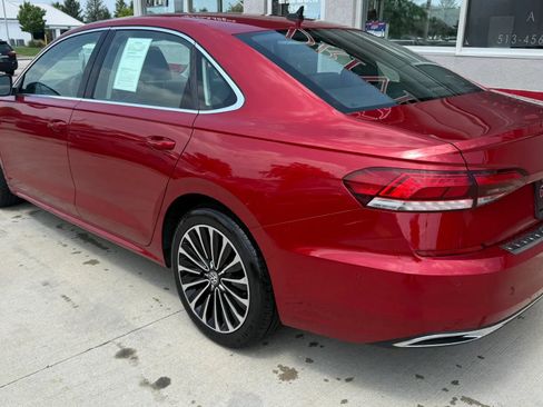 Used 2022 Volkswagen Passat 2.0T FWD image 4