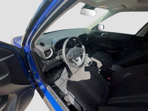 Used 2023 Hyundai Venue SEL w/ Cargo Package FWD image 7