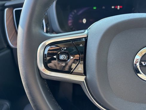 Certified 2023 Volvo XC60 B5 Plus w/ Climate Package image 22