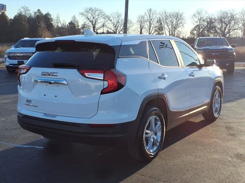 Used 2023 GMC Terrain SLE image 31