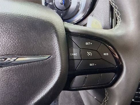 Used 2023 Chrysler 300 S image 25