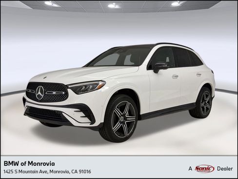 Used 2023 Mercedes-Benz GLC 300 4MATIC image 1