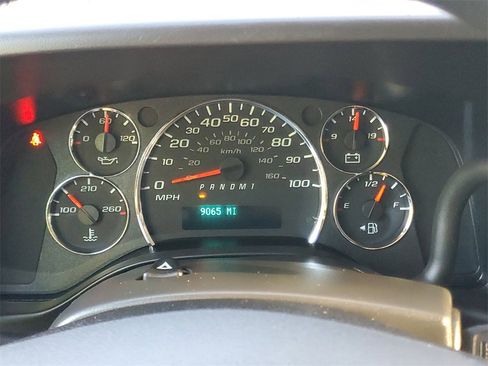 Used 2024 Chevrolet Express 2500 w/ Driver Convenience Package image 19