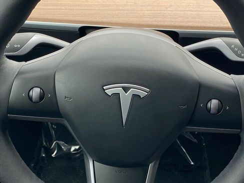 Used 2023 Tesla Model 3 Standard Range image 8