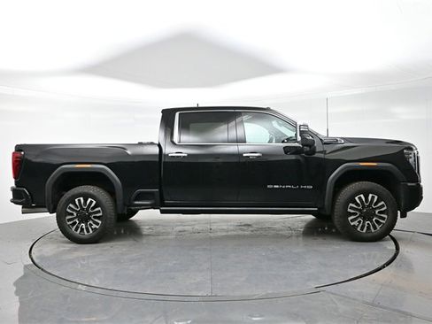 Used 2025 GMC Sierra 2500 Denali Ultimate image 8