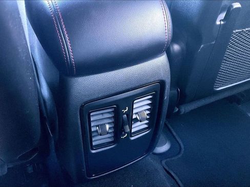 Used 2025 Dodge Durango GT image 33