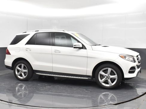 Used 2019 Mercedes-Benz GLE 400 4MATIC w/ Premium 1 Package image 9