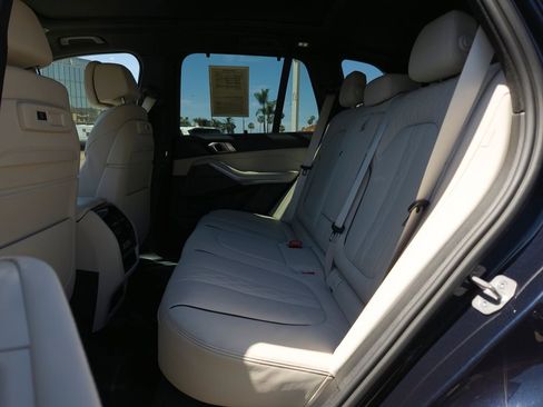 Used 2023 BMW X5 xDrive40i w/ Executive Package AWD/4WD image 9