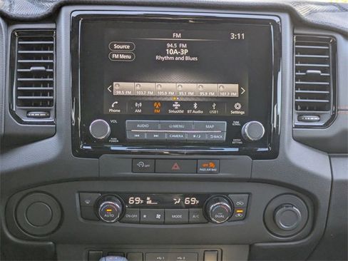 Used 2024 Nissan Frontier Pro-X image 17