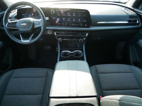 Certified 2025 Chevrolet Traverse LT image 11