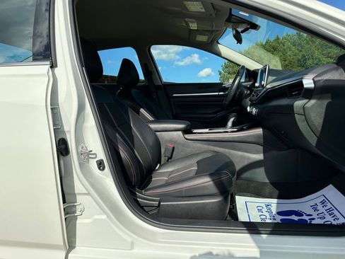 Used 2024 Nissan Altima 2.5 SR image 16