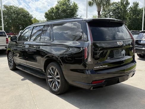 Used 2021 Cadillac Escalade ESV Sport Platinum RWD image 8