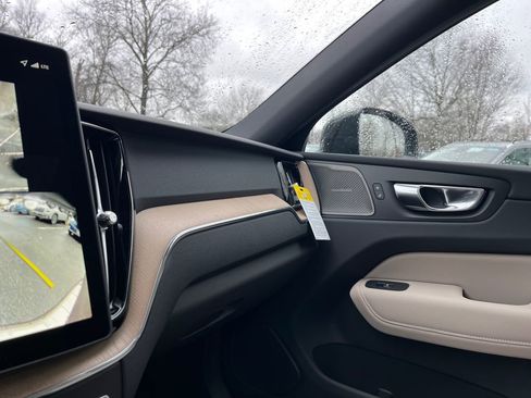 New 2026 Volvo XC60 B5 Plus w/ Protection Package Premier image 19