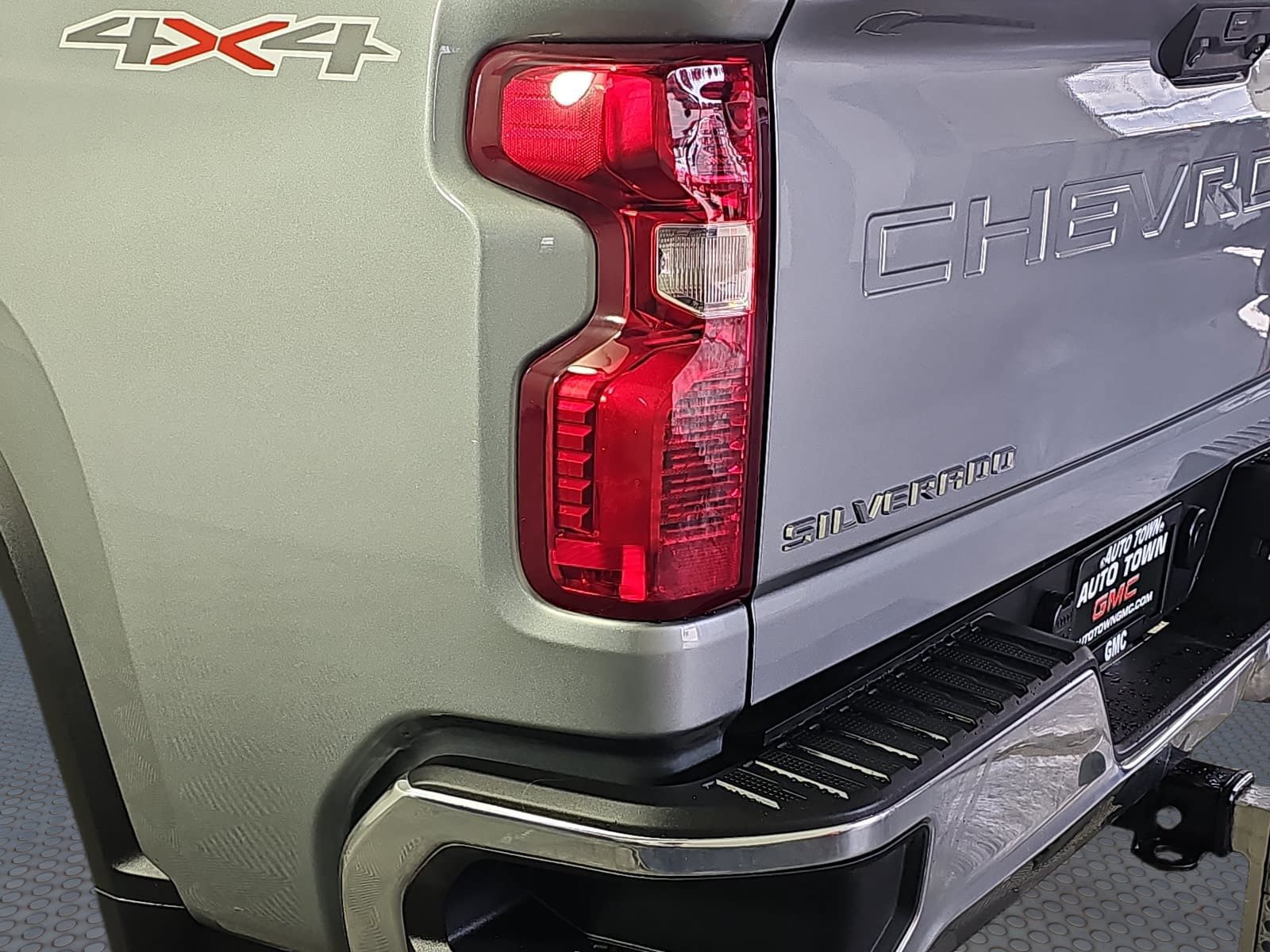 Used 2024 Chevrolet Silverado 2500 LT w/ Convenience Package AWD/4WD image 28