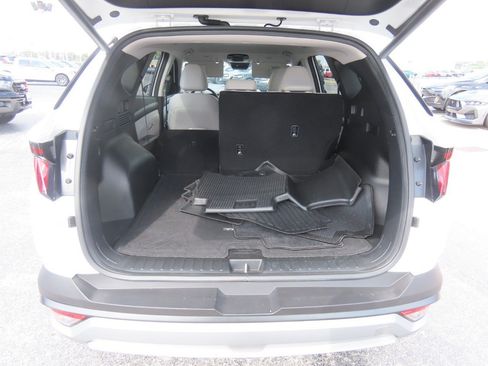 Used 2025 Hyundai Tucson SEL FWD image 12