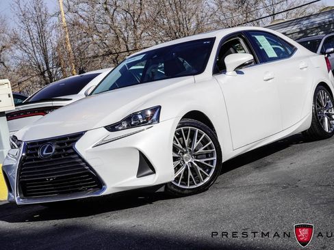 Used 2018 Lexus IS 300 AWD image 17