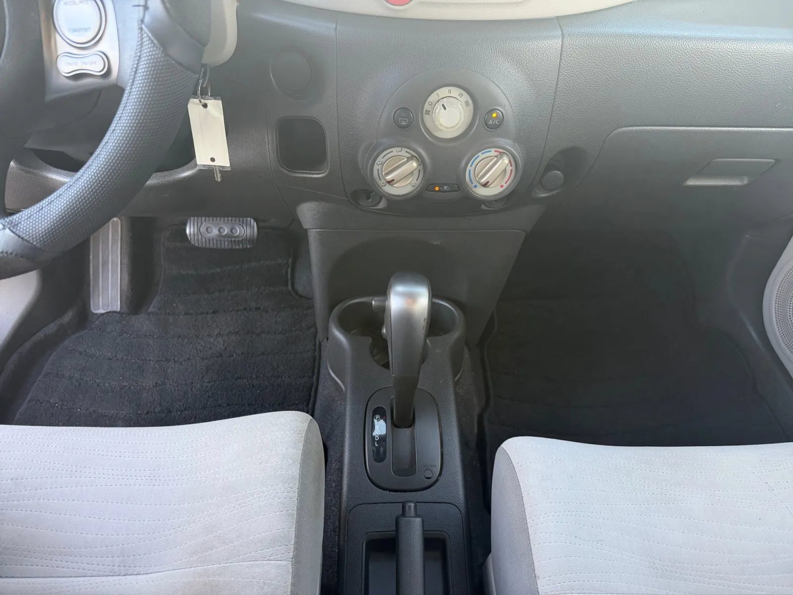 Used 2009 Nissan Cube 1.8 S w/ Interior Designer Pkg FWD image 12