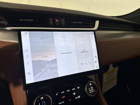 New 2026 Jaguar F-PACE R-Dynamic S AWD/4WD image 25