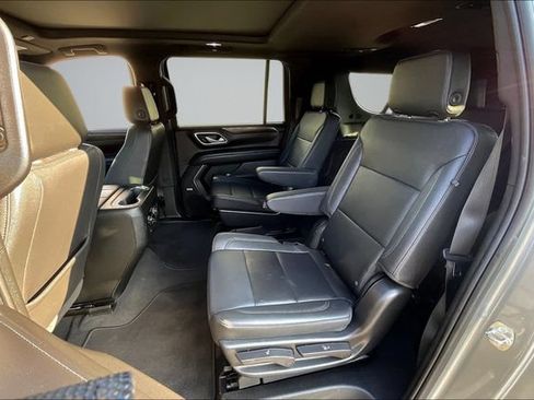 Used 2023 Chevrolet Suburban Z71 AWD/4WD image 24