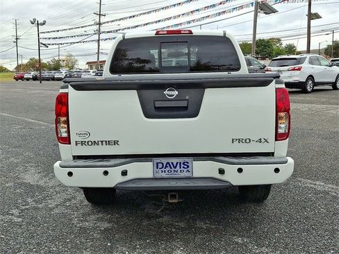 Used 2018 Nissan Frontier PRO-4X image 5