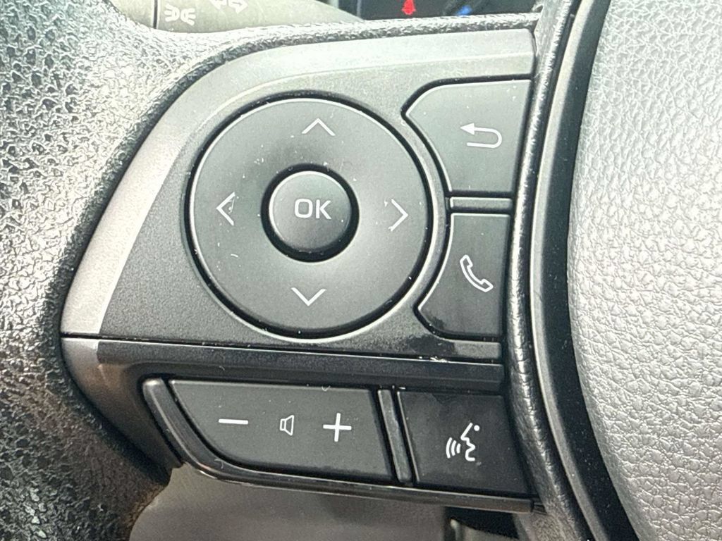 Used 2025 Toyota RAV4 LE AWD/4WD image 21