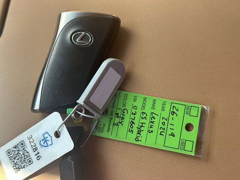Used 2024 Lexus ES 300h Ultra Luxury w/ Accessory Package (Z2) FWD image 21