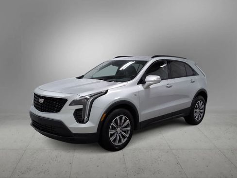 Used 2022 Cadillac XT4 Sport w/ Cold Weather Package image 4