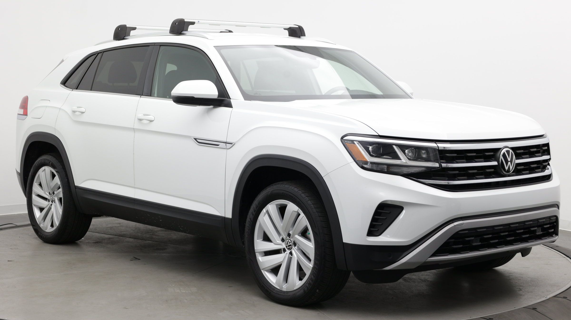 Used 2023 Volkswagen Atlas Cross Sport SE FWD image 3