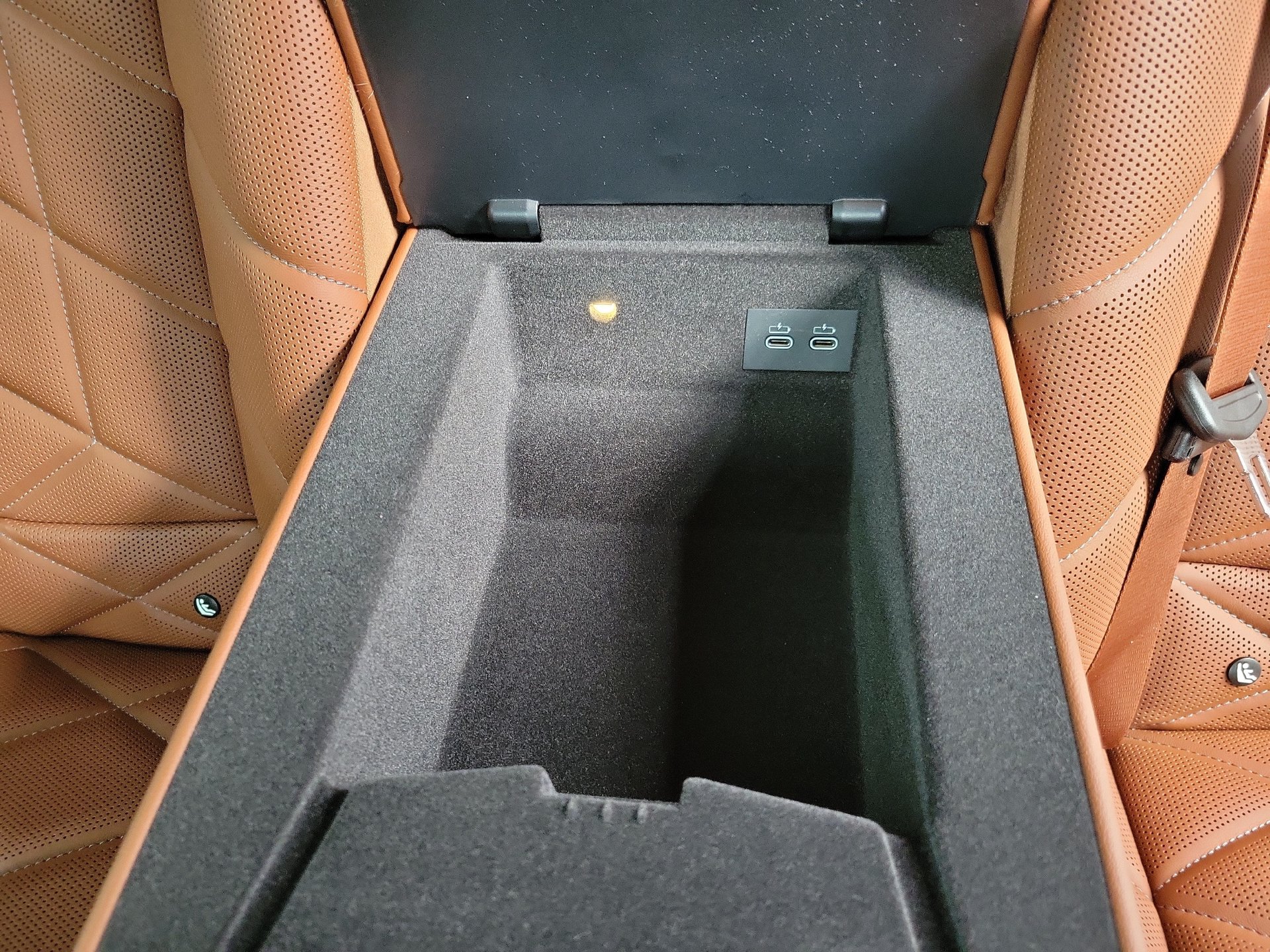 Used 2023 BMW 760i xDrive AWD/4WD image 22