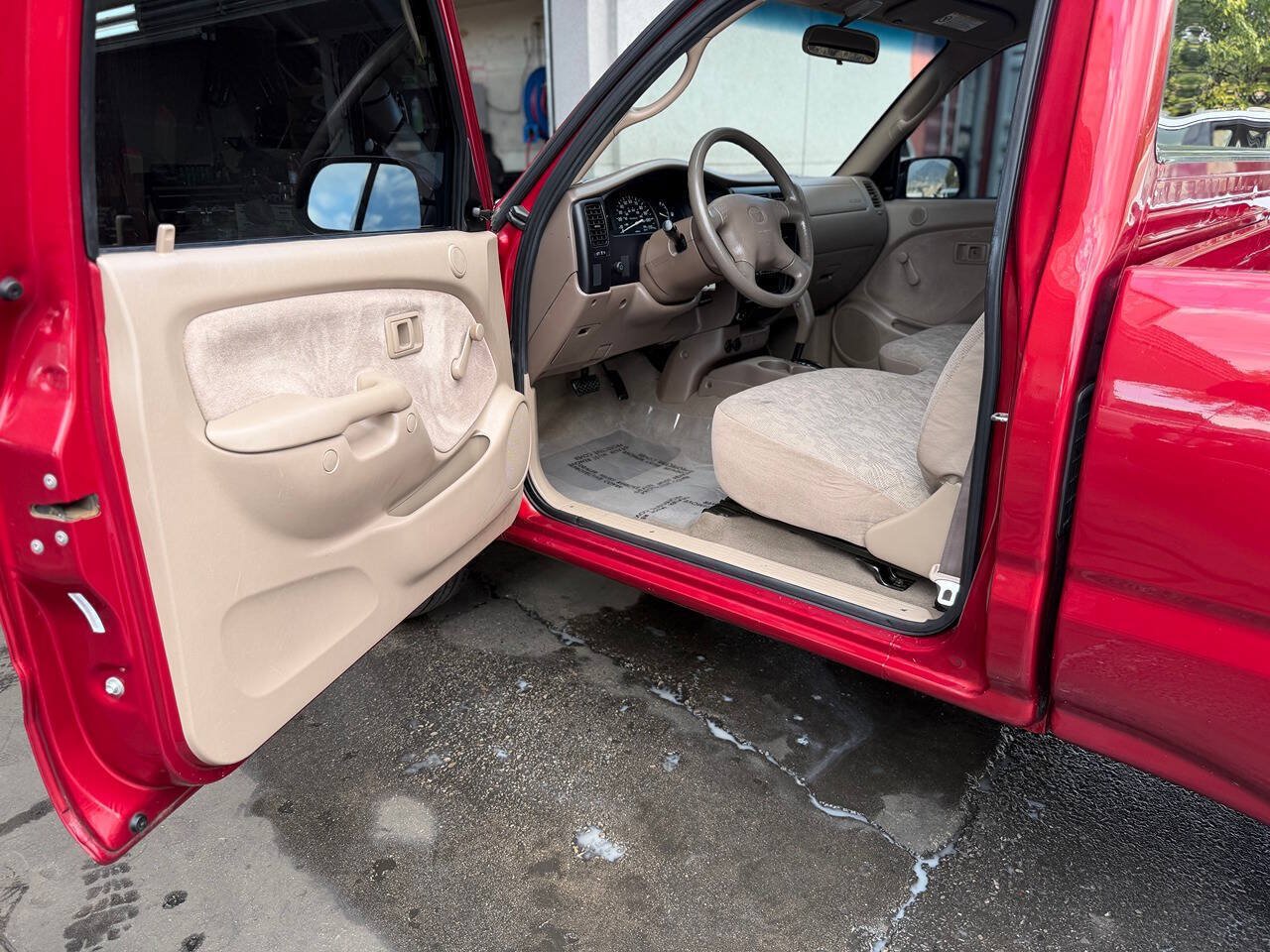 Used 2002 Toyota Tacoma 2WD Regular Cab image 2