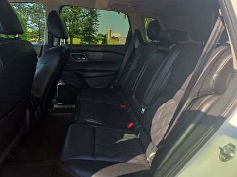 Used 2023 Nissan Rogue Platinum AWD/4WD image 11