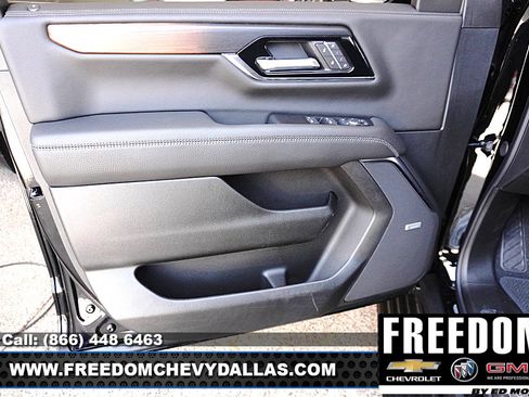 New 2026 GMC Yukon Denali w/ Sun & Power Step Package AWD/4WD image 39