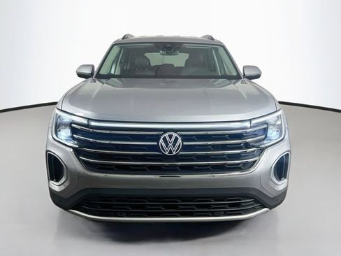 Used 2025 Volkswagen Atlas SE AWD/4WD image 2