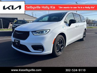 Used 2024 Chrysler Pacifica Limited