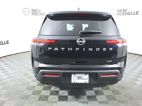 Certified 2025 Nissan Pathfinder S image 6