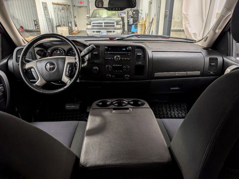 Used 2011 GMC Sierra 2500 SLE w/ SLE Preferred Package image 9