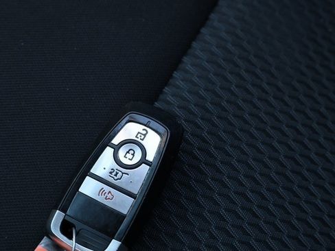 Certified 2022 Ford Explorer XLT image 31